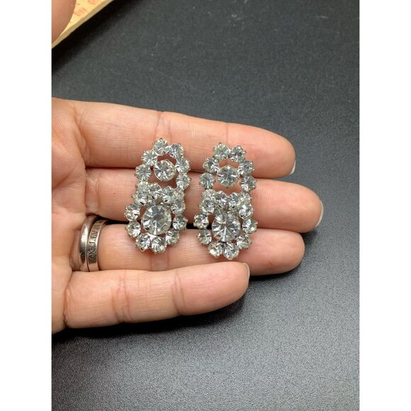 Rhinestones Earrings Clip On Clear Chatons Silver Tone Vintage Costume Earrings - Picture 4 of 6